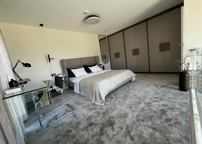 Bangu Kunigiskes * بالانغا